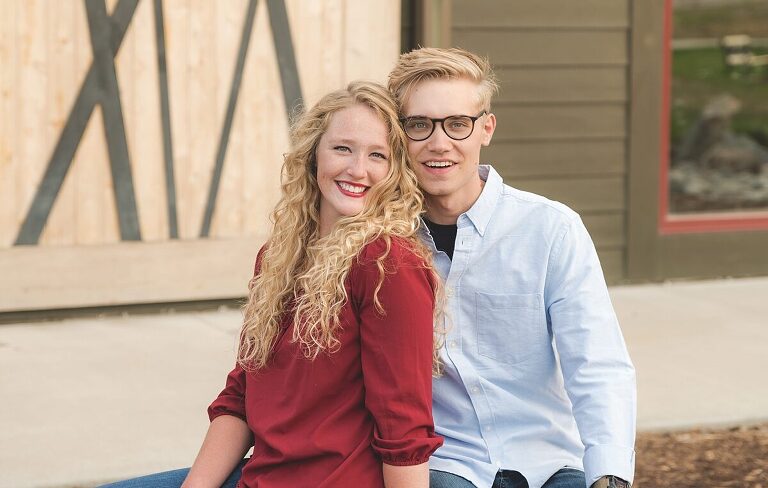Capture stunning portraits at Philip S. Miller Park in Castle Rock. Featuring nature trails, modern architecture, and scenic backdrops—perfect for family, maternity, and senior sessions.